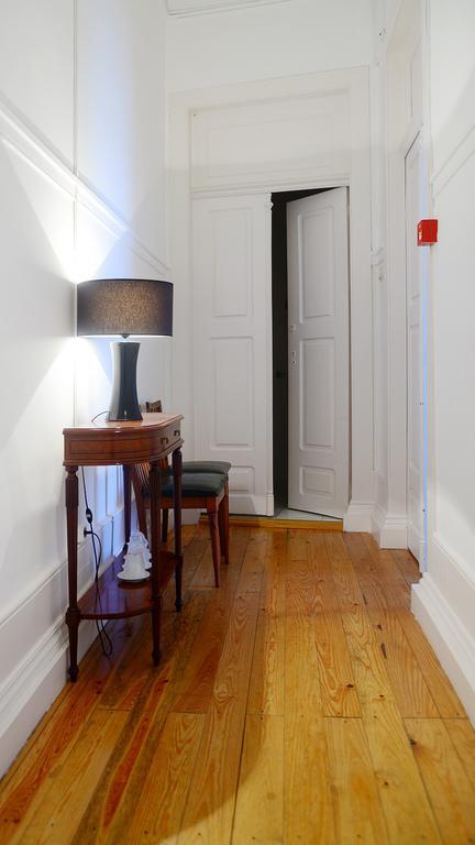 Guesthouse Tricana De Aveiro Ruang foto