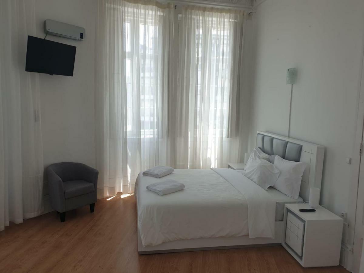 Guesthouse Tricana De Aveiro Bagian luar foto