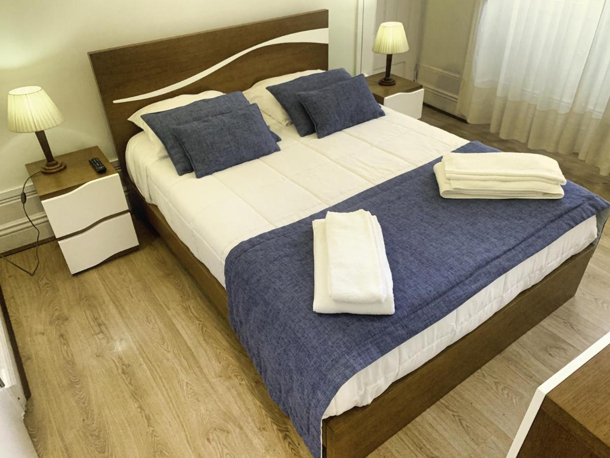 Guesthouse Tricana De Aveiro Bagian luar foto